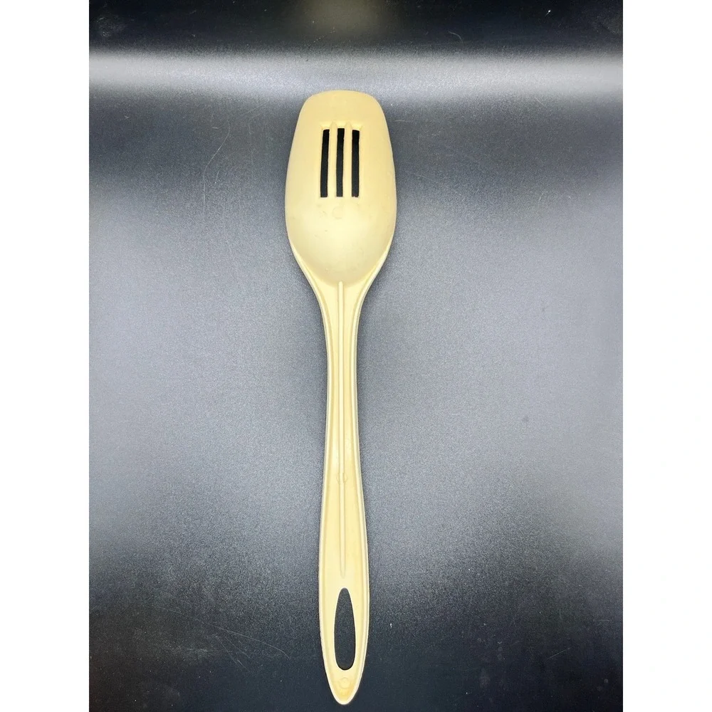 N/A beige plastic